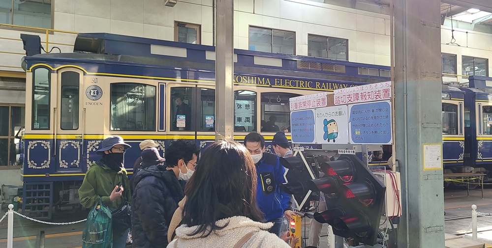 江ノ電タンコロ祭りに来た多くの見学者