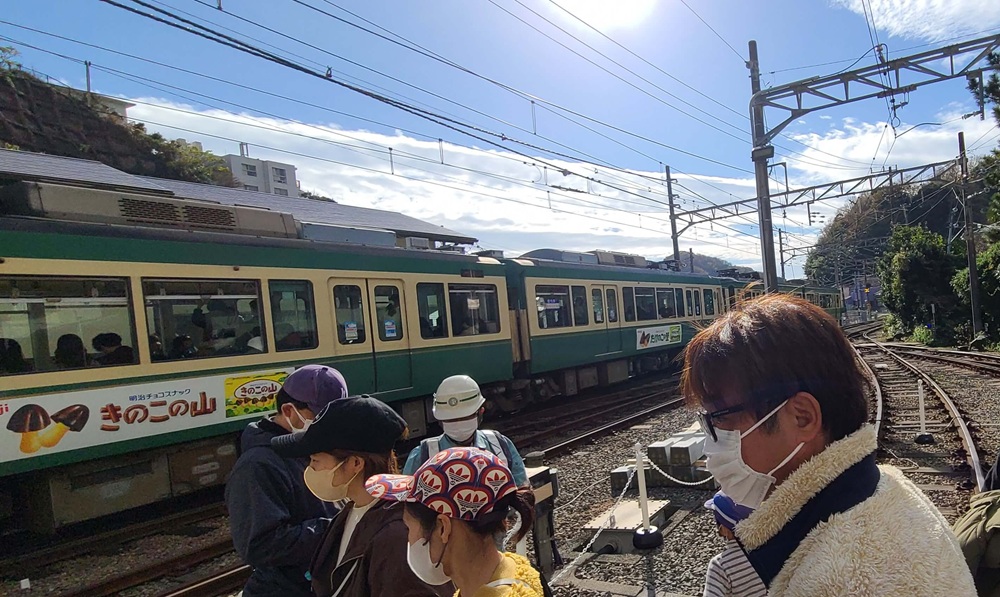 江ノ電タンコロ祭りに来た多くの見学者