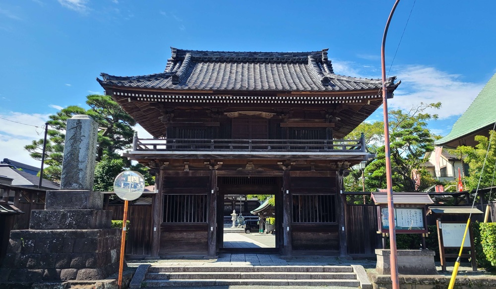 本覚寺山門