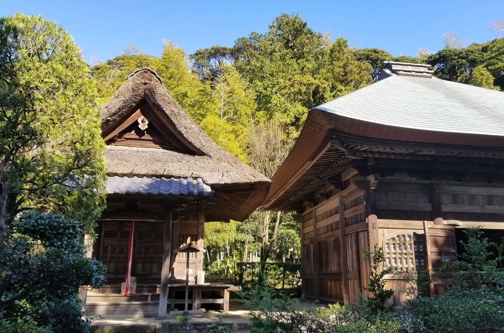 鎌倉常楽寺の本堂と文殊堂