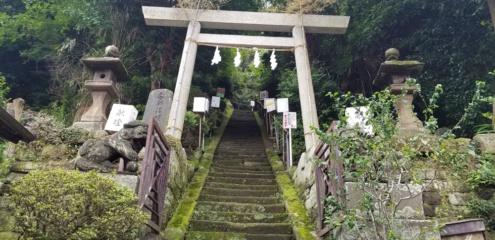 山ノ内　第六天社　門と階段