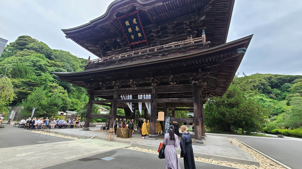 建長寺 三門梶原施餓鬼会 　
