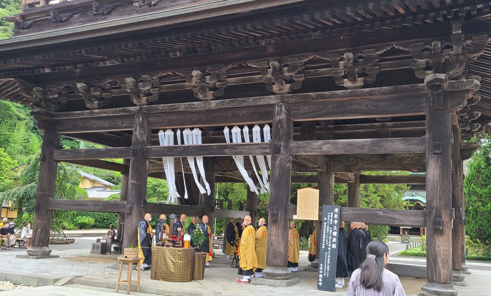 建長寺 三門梶原施餓鬼会 　