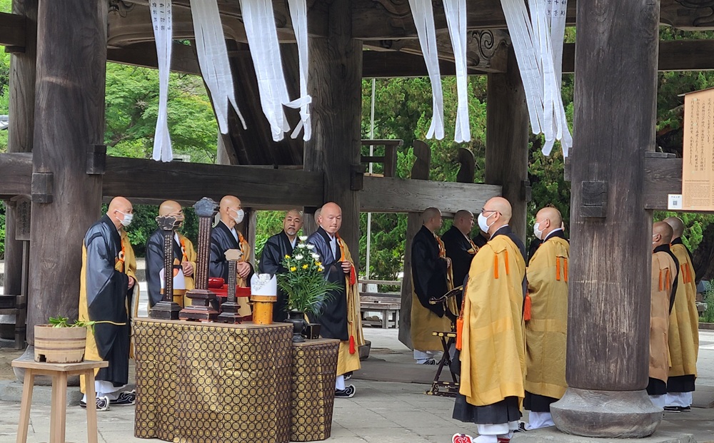 建長寺 三門梶原施餓鬼会 　