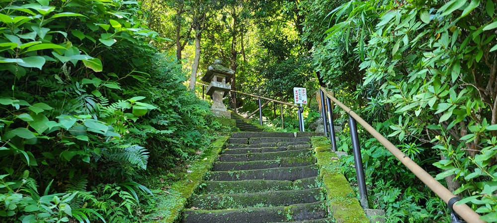 山ノ内　第六天社　階段