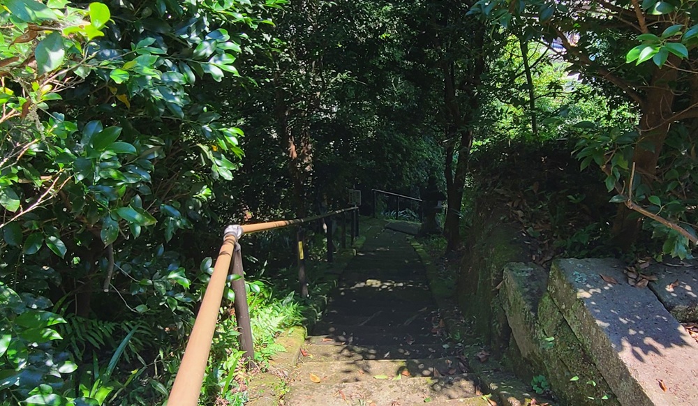 山ノ内　第六天社　階段