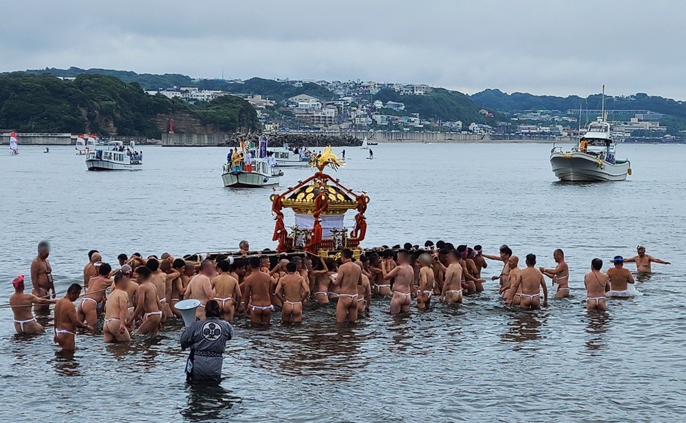 江の島　神輿　海上渡御