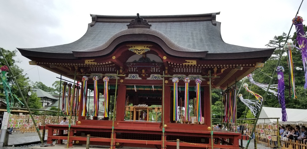 鶴岡八幡宮 七夕祭り時の舞殿の様子