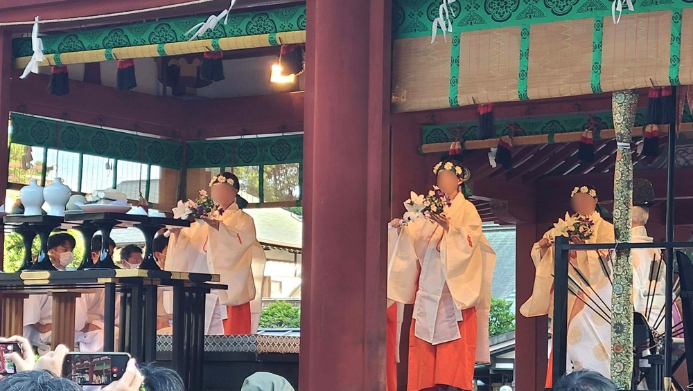 鶴岡八幡宮　立秋祭　巫女たち