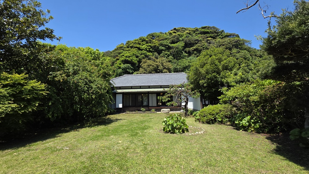 吉屋信子記念館庭