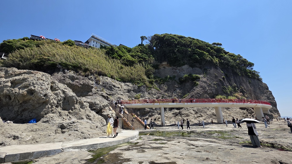 江の島 岩屋へ向かう道