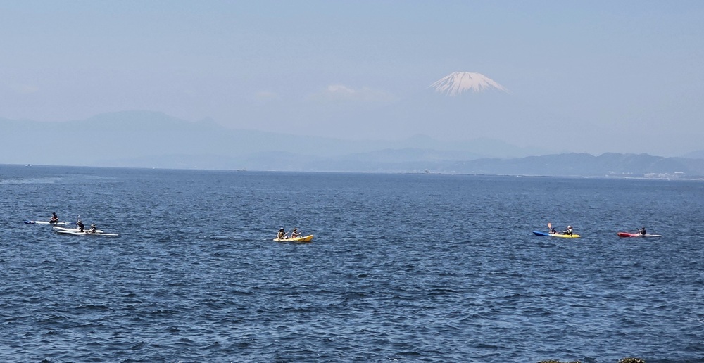 江の島 海とカヌーと富士山