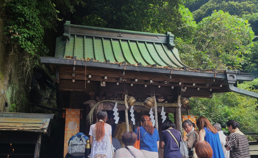 銭洗弁財天宇賀福神社 本社