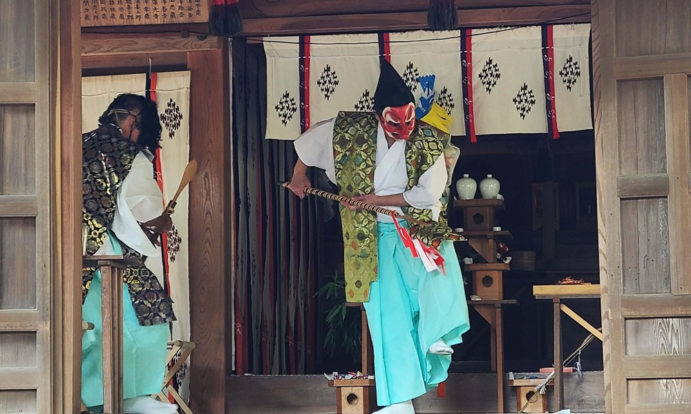 熊野新宮湯立神楽 剣舞毛止幾