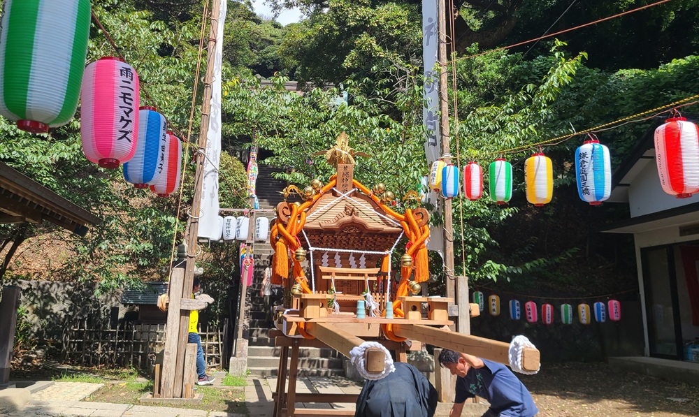 休憩中の神輿