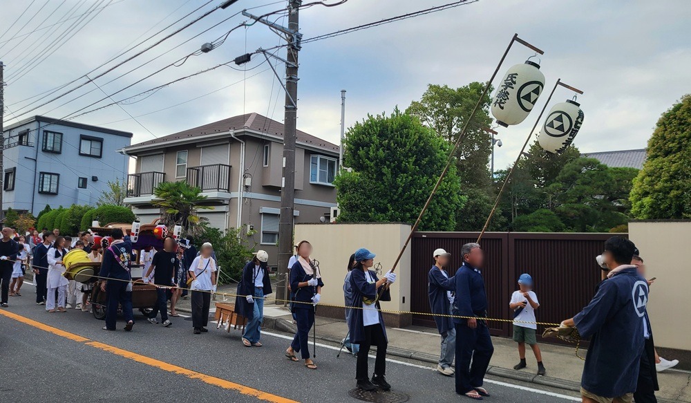 龍口明神社例大祭神輿渡御の様子