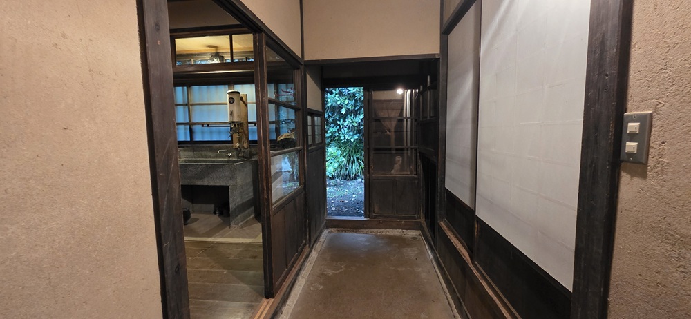 川喜多邸 右が女中部屋で左が台所