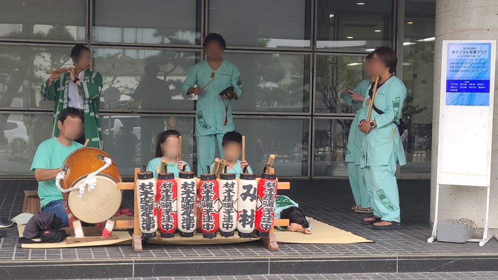 鎌倉郷土芸能大会 生涯学習センター前でのお囃子の様子