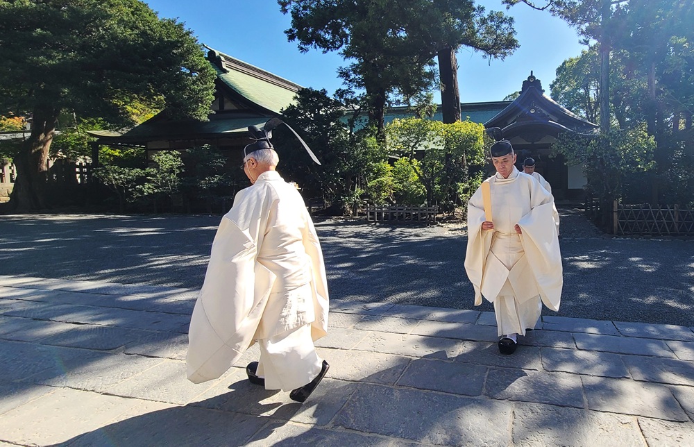 鶴岡八幡宮 神嘗祭 吉田宮司 9時57分撮影