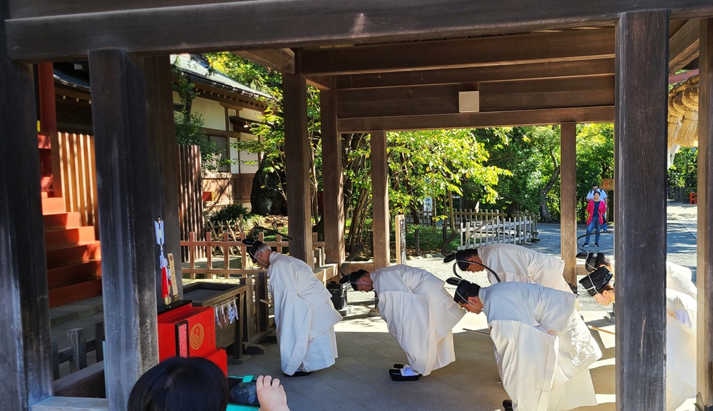 鶴岡八幡宮 若宮での祭礼 10時52分撮影