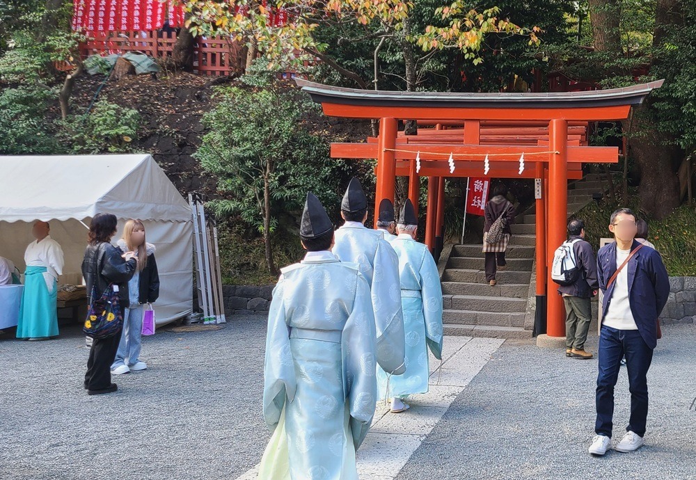 鶴岡八幡宮 丸山稲荷社の鳥居