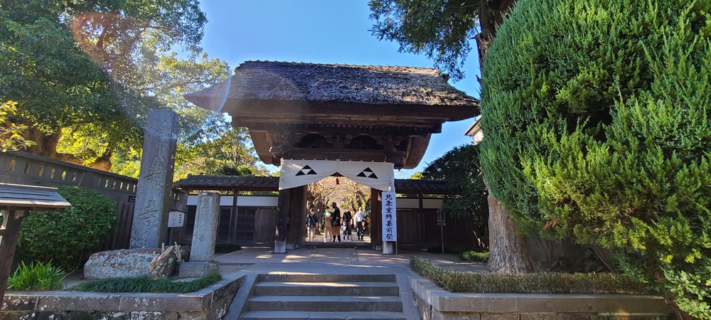 現在の極楽寺山門